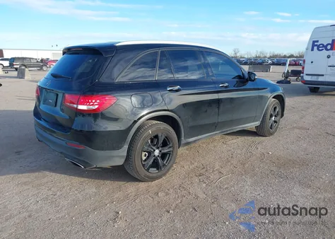 2018 Mercedes-Benz Glc 300 from USA, damaged, VIN WDC0G4JB0JV061933